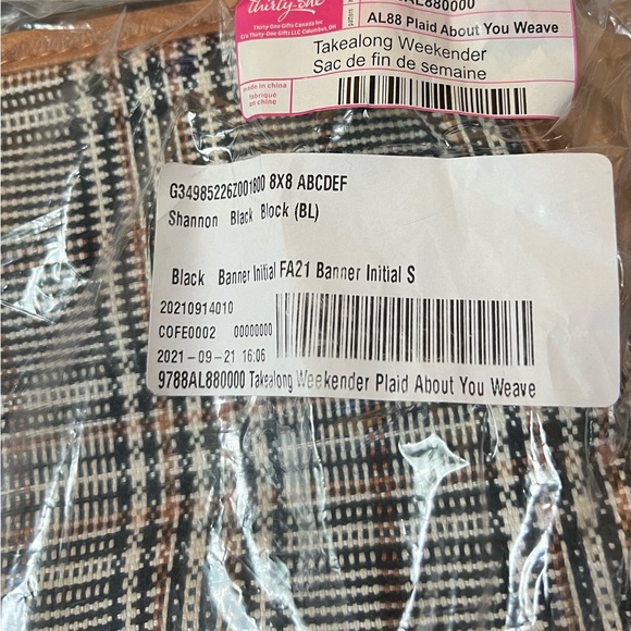 Thirty One Take Along Weekender in Plaid About You Weave BNIP! Has Monogram! - Picture 3 of 13